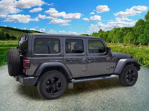 Used 2019 Jeep Wrangler Unlimited Sahara AWD/4WD image 6