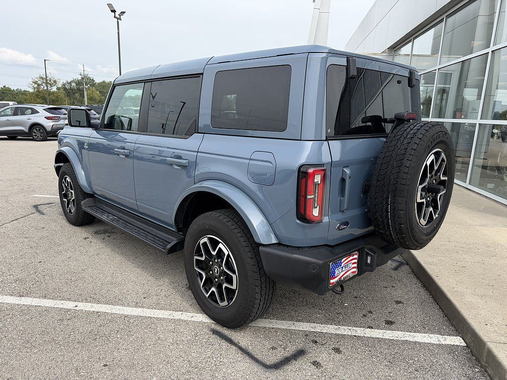 Used 2025 Ford Bronco Outer Banks AWD/4WD image 3