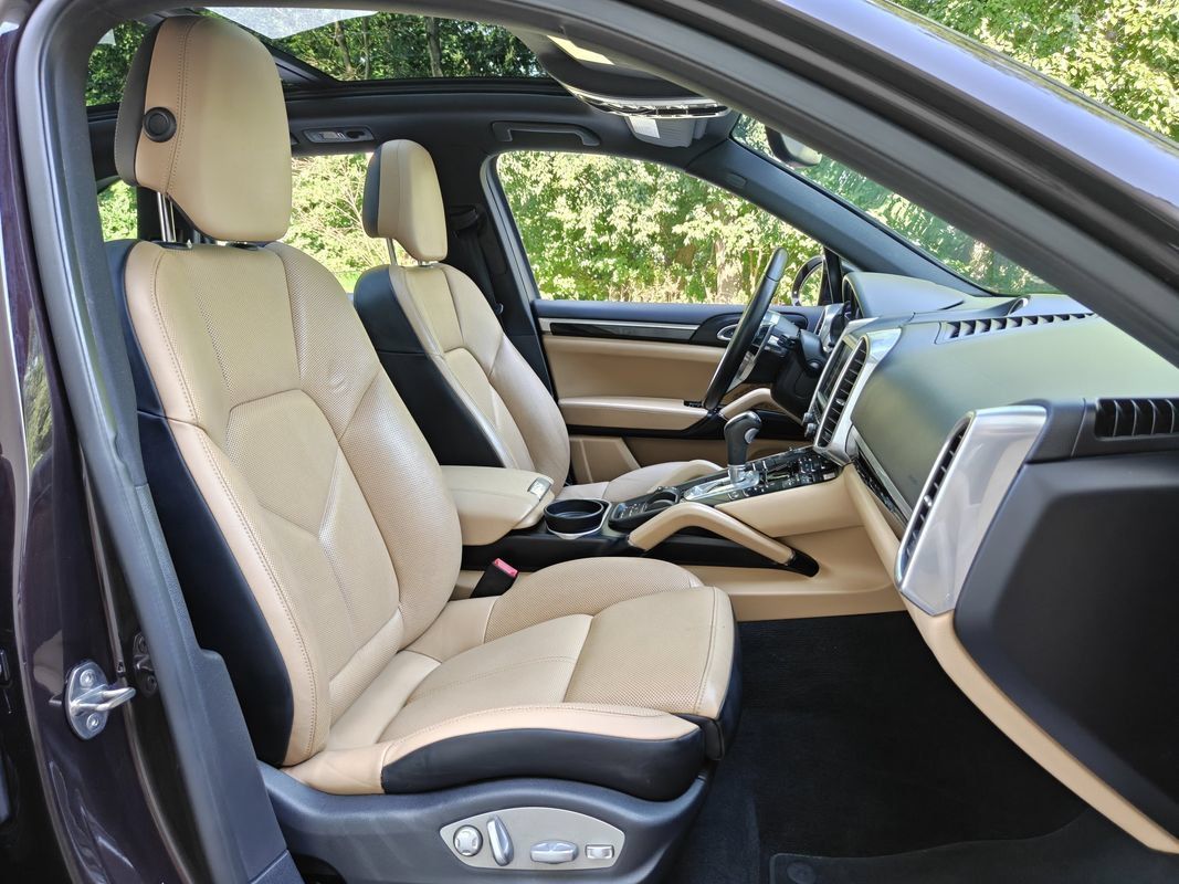 Used 2016 Porsche Cayenne AWD/4WD image 19
