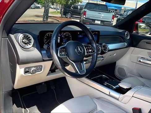 Used 2022 Mercedes-Benz GLB 250 w/ Premium Package Lite image 14
