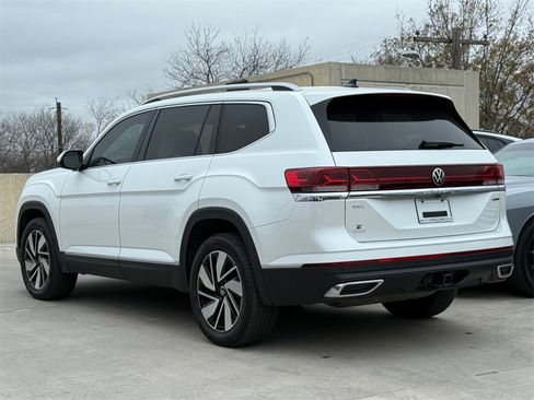 New 2025 Volkswagen Atlas SEL image 9