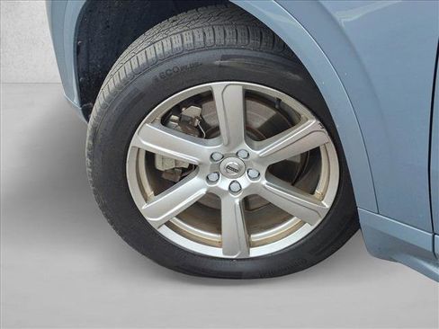 Used 2020 Volvo XC90 T6 Momentum AWD/4WD image 9