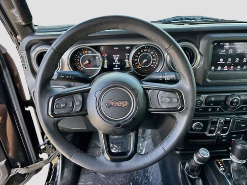 Used 2023 Jeep Gladiator Sport AWD/4WD image 11