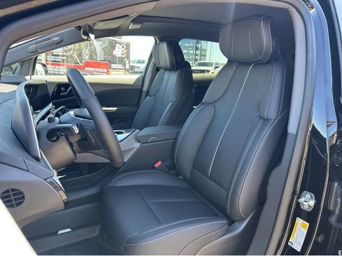 New 2026 Cadillac Optiq Sport 2 w/ LPO, Floor Liner Package AWD/4WD image 24