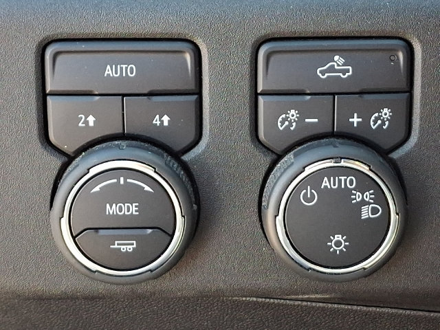 Used 2024 Chevrolet Silverado 1500 LT AWD/4WD image 9