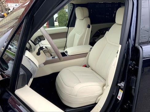 New 2026 Land Rover Range Rover Long Wheelbase SE image 9