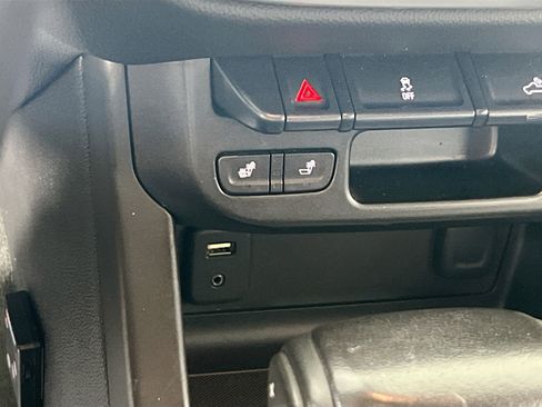 Used 2016 Chevrolet Colorado LT w/ Luxury Package, Chrome image 20