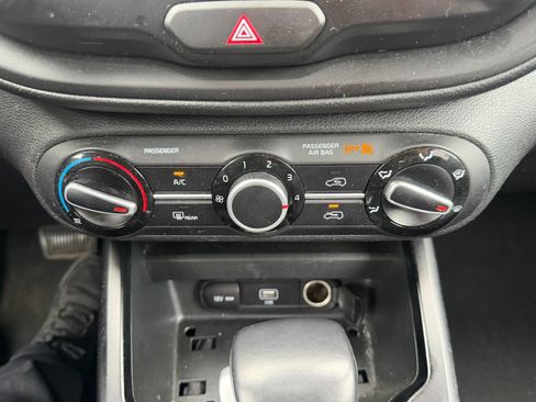 Used 2021 Kia Soul GT-Line FWD image 19