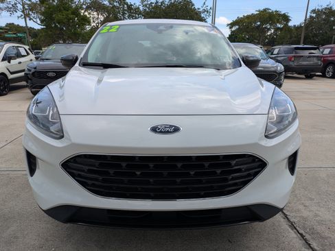 Used 2022 Ford Escape SE w/ SE Sport Appearance Package FWD image 14