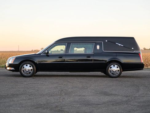Used 2009 Cadillac DTS Hearse FWD image 77