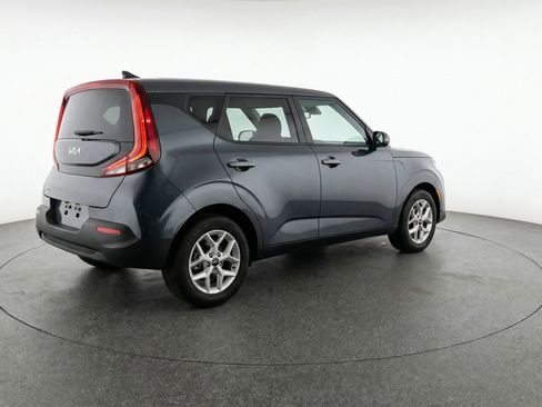 Used 2025 Kia Soul LX w/ LX Technology Package FWD image 9