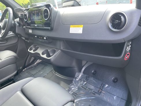 New 2025 Mercedes-Benz Sprinter 2500 image 42