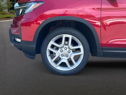 Used 2025 Honda Passport EX-L image 11
