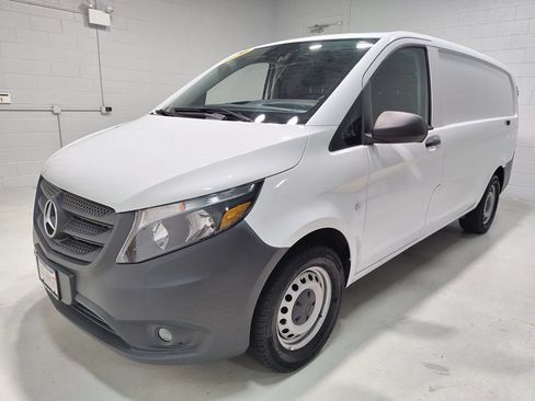 Used 2021 Mercedes-Benz Metris image 17