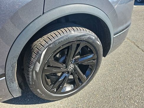 Certified 2023 Volkswagen Tiguan SE R-Line image 16