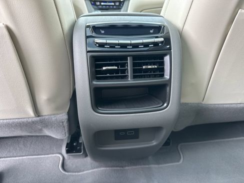 Certified 2025 Cadillac XT5 Premium Luxury w/ Technology Package FWD image 22