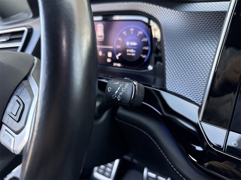 Certified 2024 Volkswagen Atlas Cross Sport SEL R-Line image 24