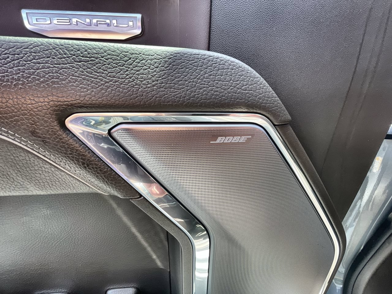 Used 2024 GMC Sierra 1500 Denali w/ Denali Reserve Package AWD/4WD image 25