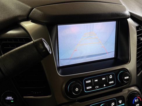 Used 2015 Chevrolet Suburban LTZ RWD image 59