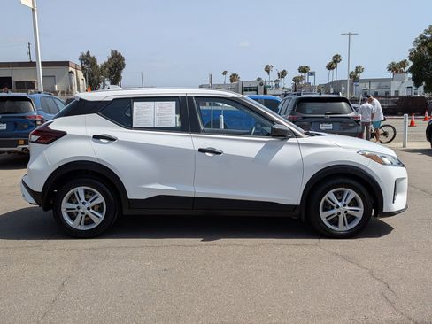 Used 2024 Nissan Kicks S FWD image 5