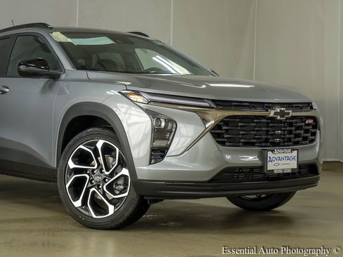 New 2026 Chevrolet Trax RS w/ Driver Confidence Package image 3