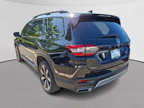 Certified 2025 Honda Pilot Touring image 7