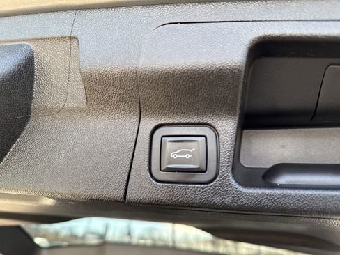 Certified 2019 GMC Acadia SLT image 24