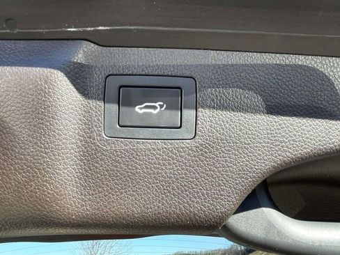 Used 2017 Hyundai Santa Fe Limited w/ Cargo Package image 11