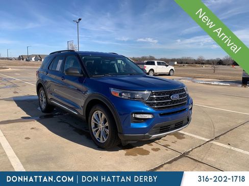 Used 2021 Ford Explorer XLT w/ Equipment Group 202A image 3