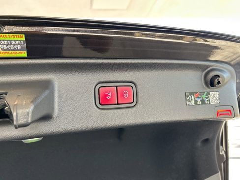 Used 2022 Mercedes-Benz S 580 4MATIC Sedan w/ AMG Line Package image 44