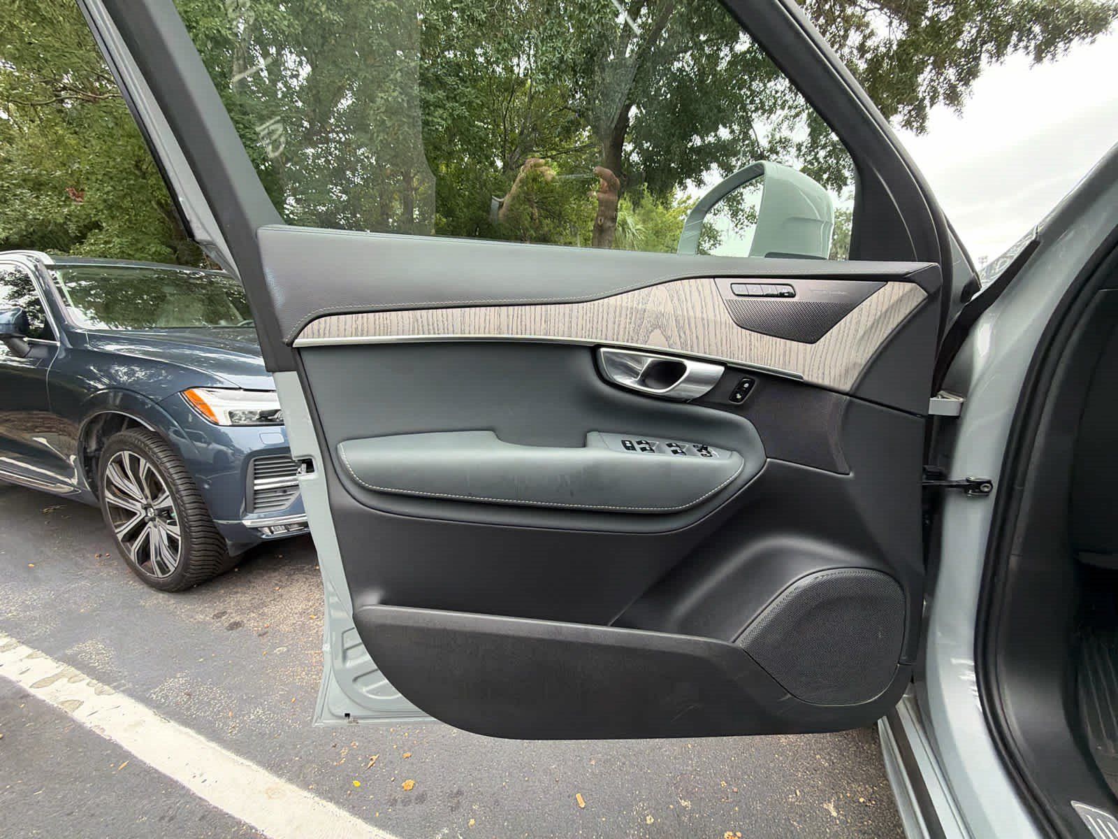 Used 2024 Volvo XC90 B6 Ultimate w/ Lounge Package AWD/4WD image 25