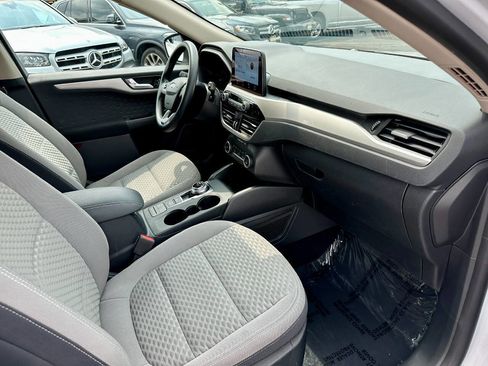 Used 2020 Ford Escape SE image 13
