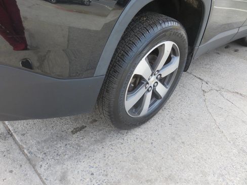 Used 2018 Chevrolet Traverse LT image 38