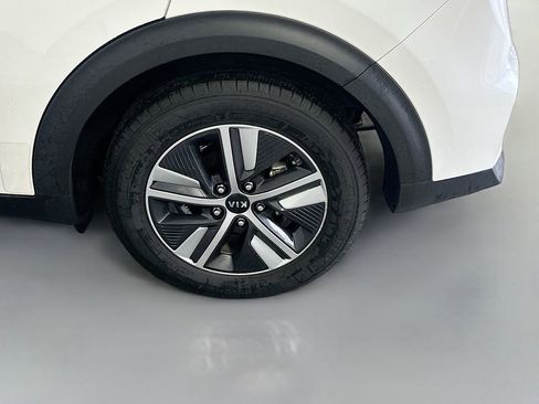 Used 2021 Kia Niro LXS FWD image 28