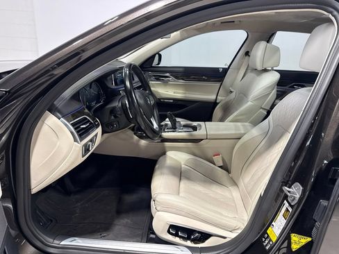 Used 2016 BMW 750i xDrive AWD/4WD image 24