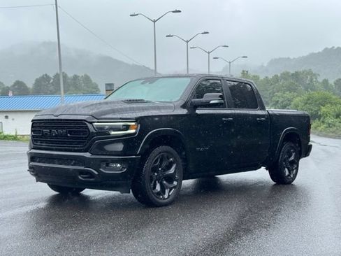 Used 2020 RAM 1500 Limited w/ Black Appearance Package AWD/4WD image 3