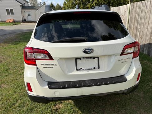 Used 2016 Subaru Outback 3.6R Limited image 4