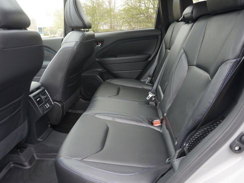 Used 2025 Subaru Forester Limited AWD/4WD image 15