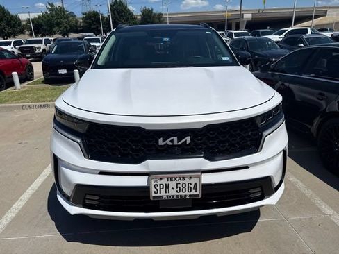 Used 2023 Kia Sorento SX AWD/4WD image 3