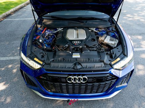 Used 2023 Audi RS 6 w/ Executive Package AWD/4WD image 38