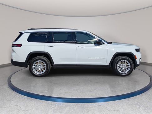 New 2025 Jeep Grand Cherokee L Laredo w/ Trailer Tow Package AWD/4WD image 4
