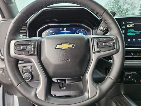 Used 2025 Chevrolet Silverado 3500 LTZ w/ LTZ Convenience Package image 28