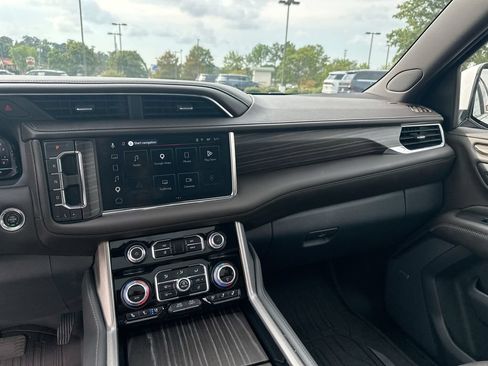 Used 2023 GMC Yukon XL Denali w/ Denali Reserve Package AWD/4WD image 20