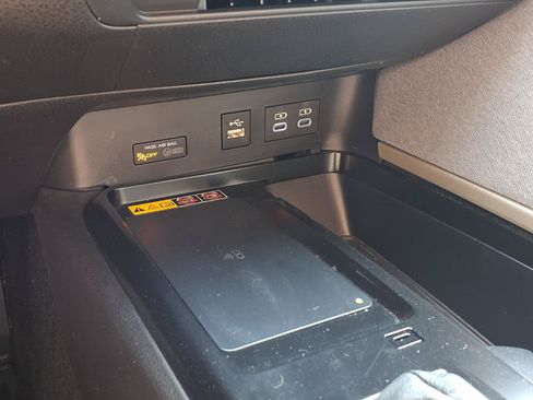 Used 2025 Toyota Camry LE FWD image 11