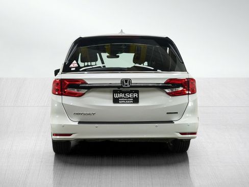 Used 2023 Honda Odyssey Touring image 4
