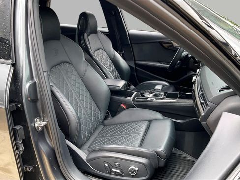Used 2023 Audi S4 Prestige w/ Prestige Package AWD/4WD image 9