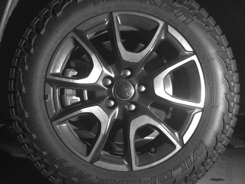 Used 2025 Jeep Compass Trailhawk AWD/4WD image 9