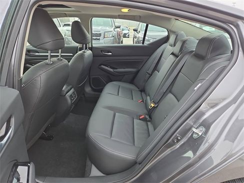 New 2025 Nissan Altima 2.5 SL image 17