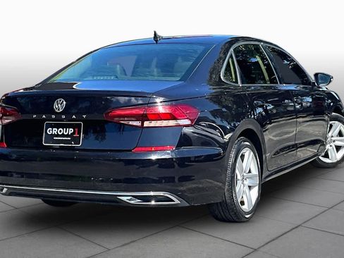 Used 2020 Volkswagen Passat 2.0T SE FWD image 12