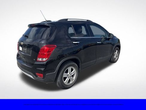 Used 2019 Chevrolet Trax LT w/ LT Convenience Package FWD image 3
